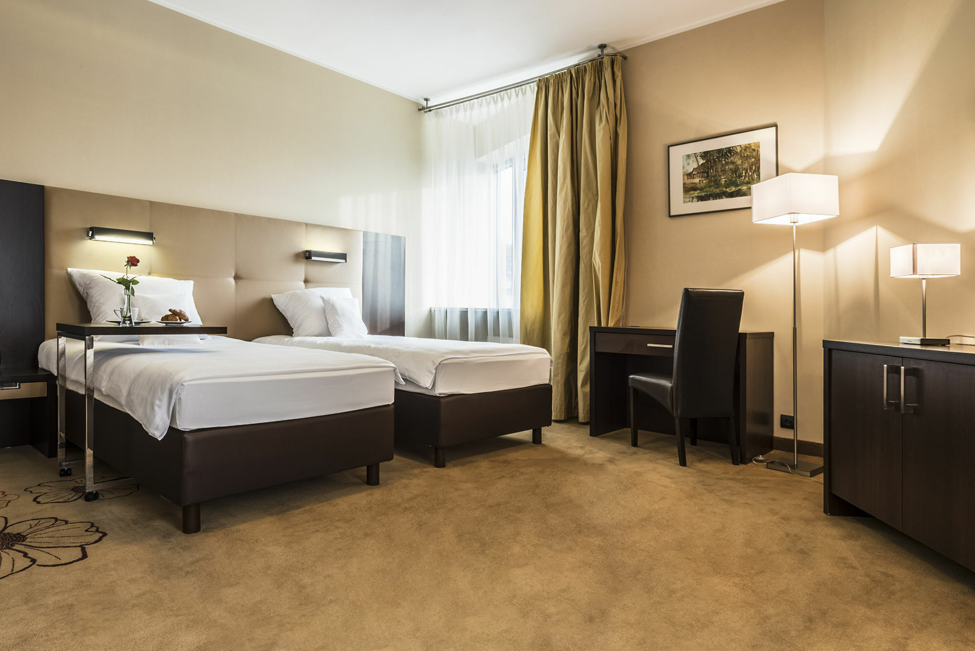 Hotel Victor Pruszkow Desilva 外观 照片